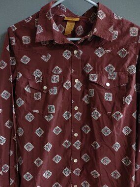Wrangler Women's Medium  Long Sleeve Pearl Snap Button Up Shirt Western Maroon